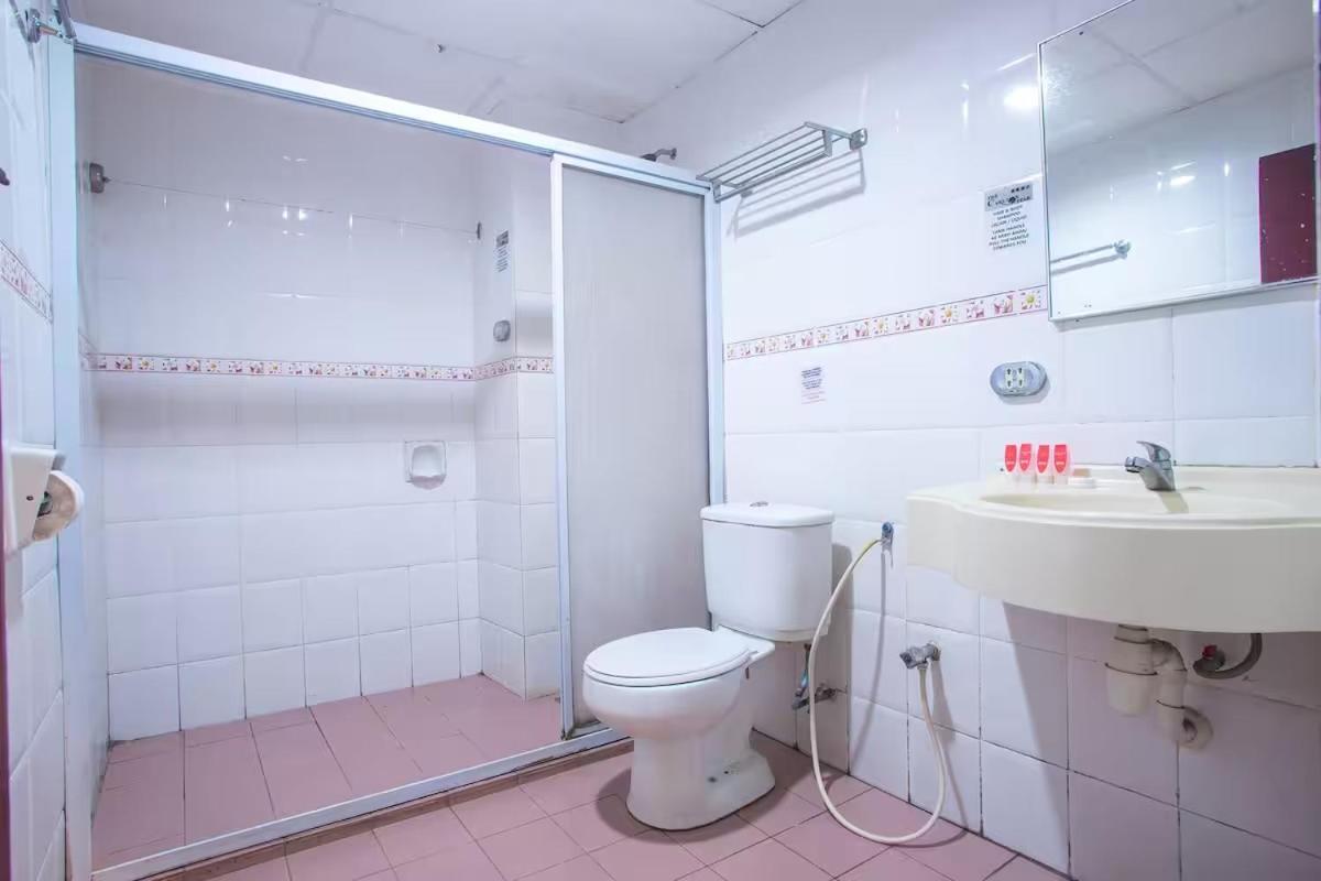 Carlton Hotel Seremban - Next To Terminal Bus Station 外观 照片